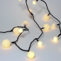 Preview: led-girlande-mit-weissen-beeren-in-3-groessen-240-led-lichter-farbton-warm-weiss-18mtr-lang-detailbild