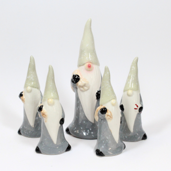 weihnachtsmann-set-aus-kerami-grau-weiss-beige-13/18cm