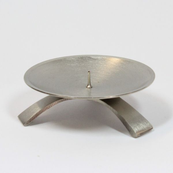 kerzenstaender-mit-3-fuessen-matt-vernickelt-rund-9,5cm
