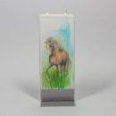 flatyz-flachkerze-wildpferd-in-wiese-mit-zwei-dochten-und-staender